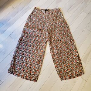 Tahari Geometric Print 100% Linen Capri Pants. High Waist. 28x24. Size M Medium